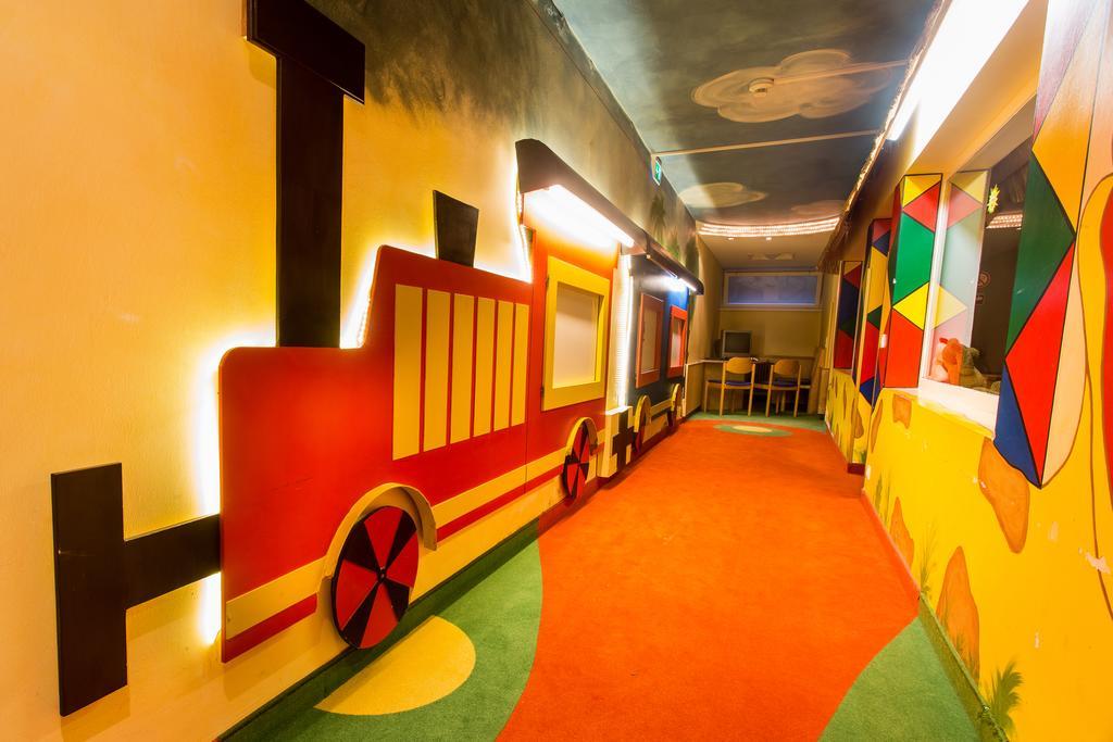 Ferienland Stubai Aparthotel Fulpmes Ngoại thất bức ảnh
